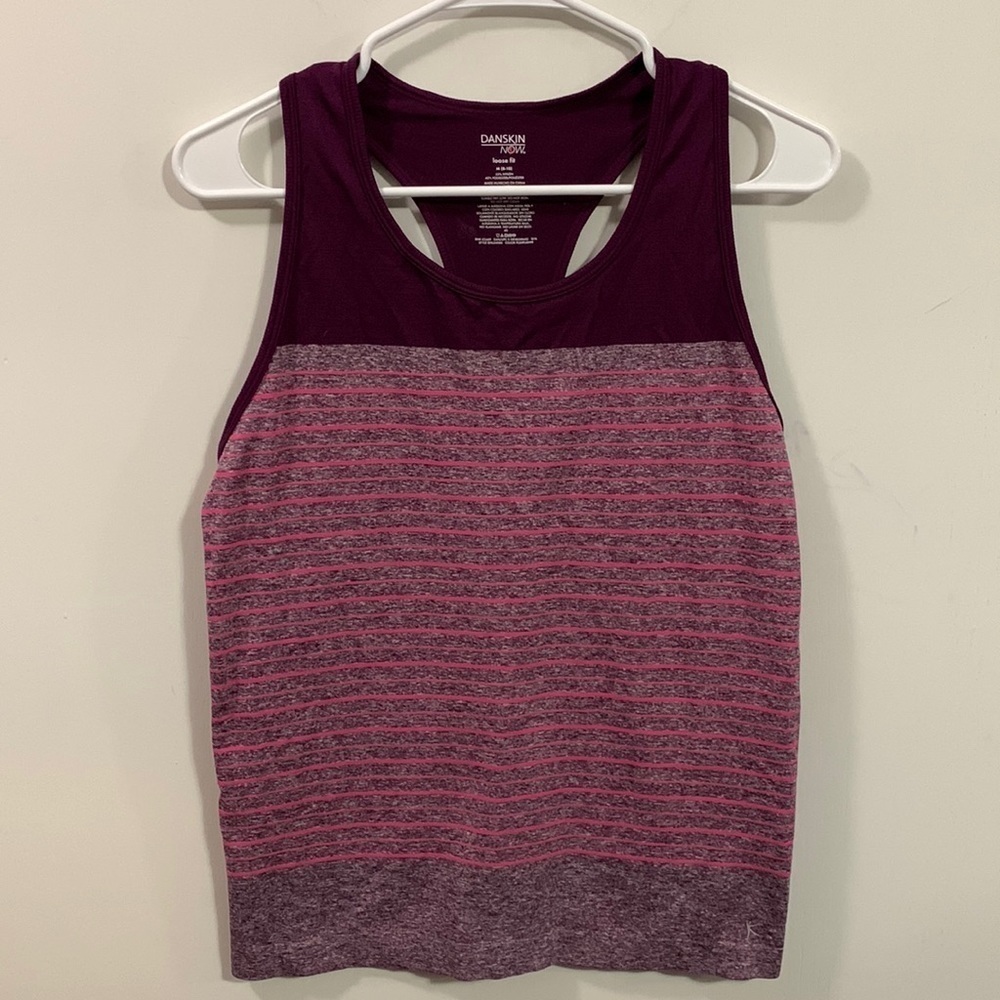 Dan skin NOW Women’s workout tank loose fit Sz M (8-10)”DRI MORE” good condition